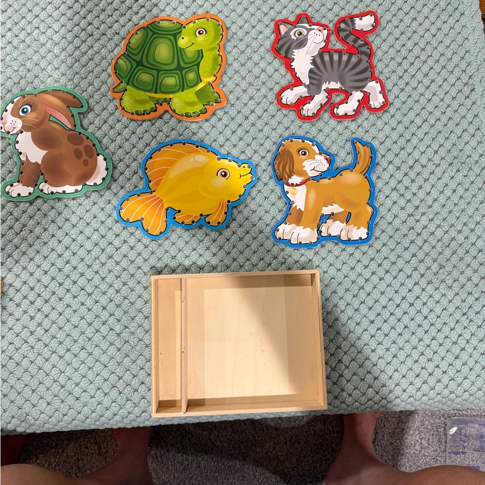 Melissa And Doug Lace And Trace Pets (missing laces )